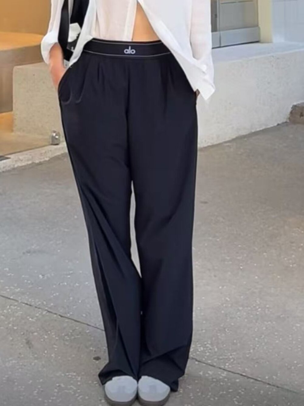 🎪ALO Yoga brand new Suit Up Trouser Black (Regular 30 inches) - Picture 8 of 8